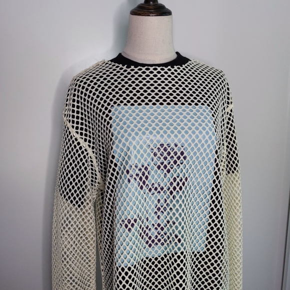 Over Mesh Top - Picture 2 of 10